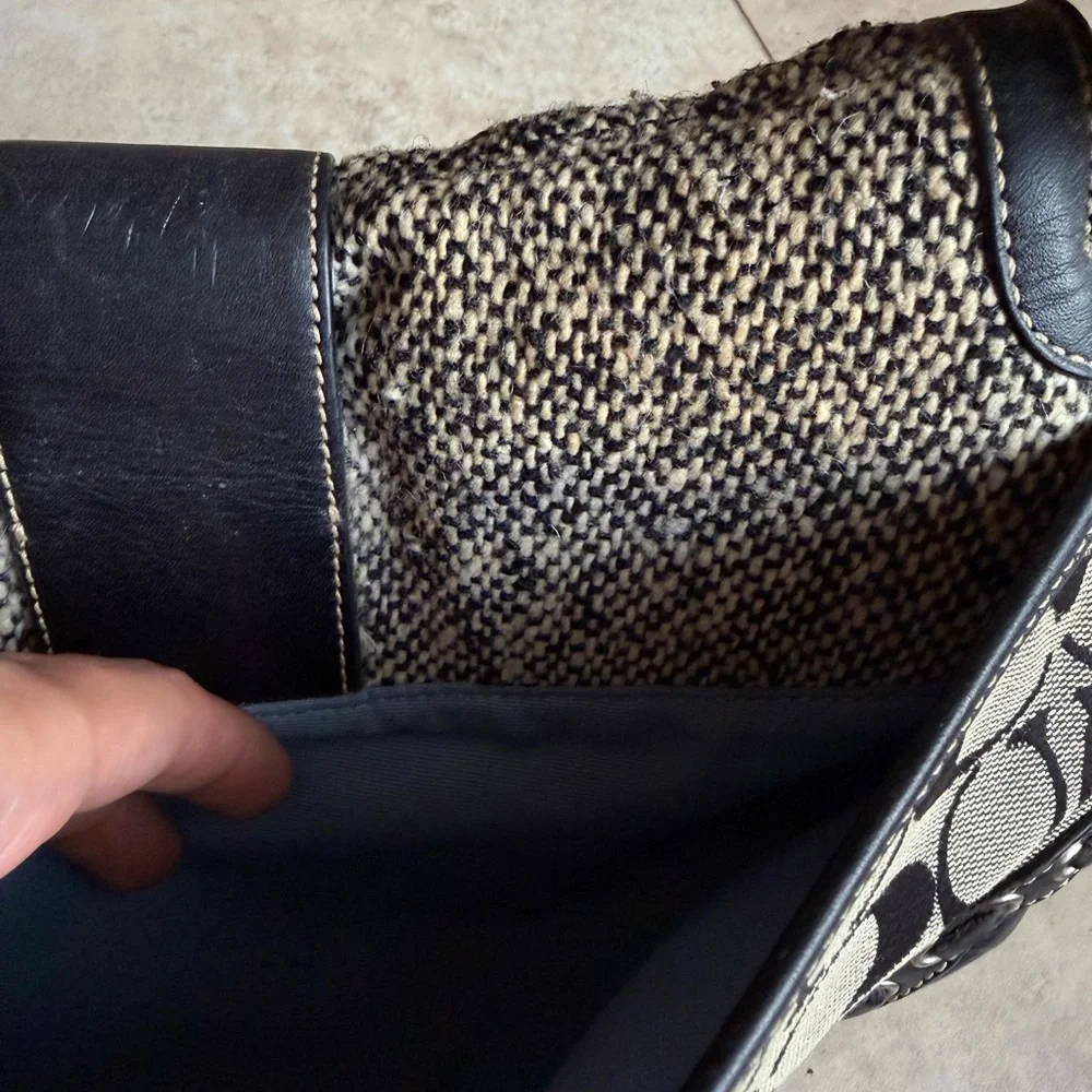 Coach F10425 Shoulder Bag - Picture 6 of 10